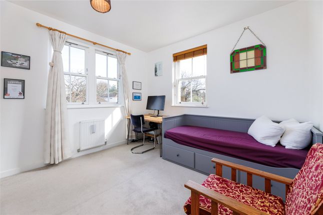 Flat for sale in Chambers Park Hill, London