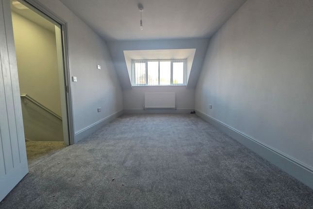 2 Marsh Lane, Wolverhampton photo 5