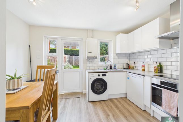 25, Redgrave Drive, Crawley photo 4