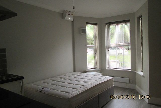 3, Flat, Southampton photo 3
