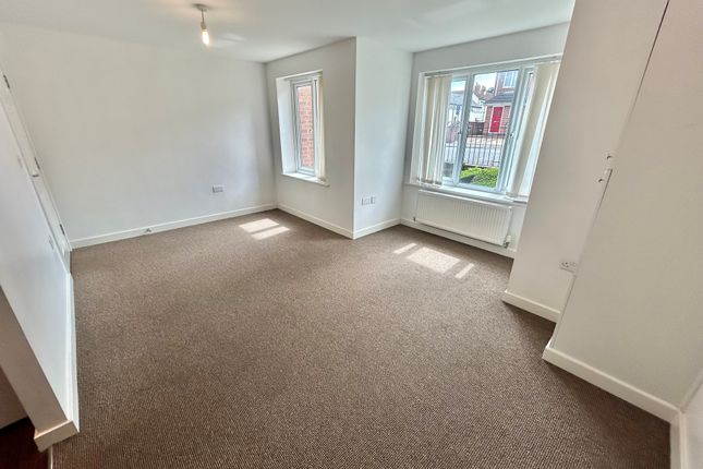 Flat 1, 82, Hallam Fields Road, ILKESTON photo 2