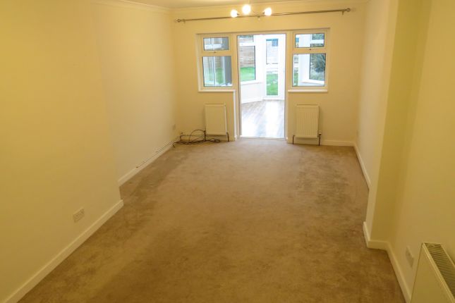 Bungalow to rent in Sutton Road, Maidstone
