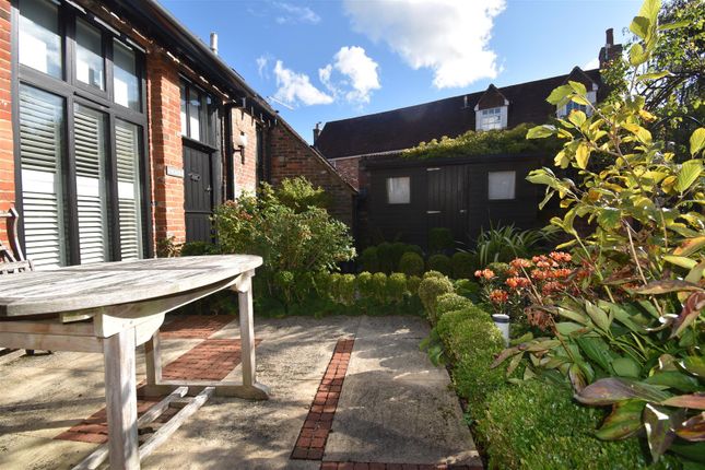 13B, High Street, Titchfield photo 4
