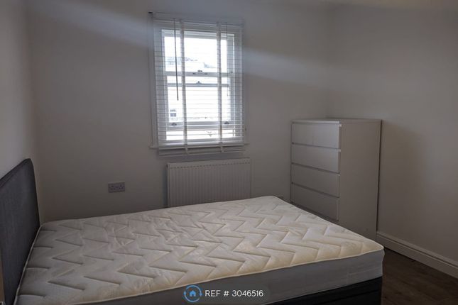 Flat, Coldharbour Lane, London photo 5