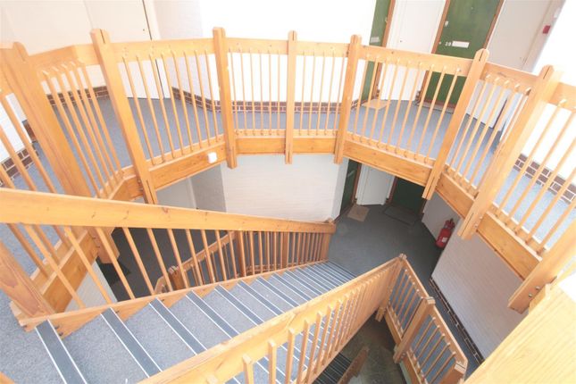 Studio to rent in Camelot Court, Ifield, Crawley