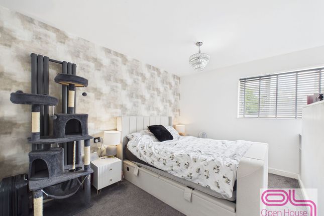 6 Briar Hill Close, Blackburn photo 4