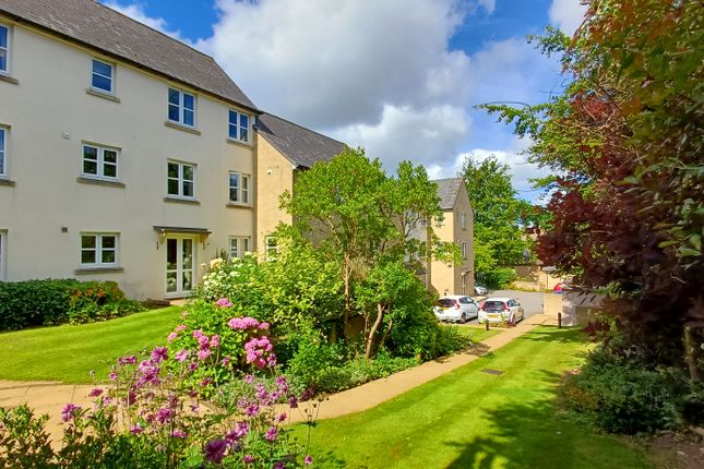 27, Norton Green Court, The Green, Chipping Norton photo 3