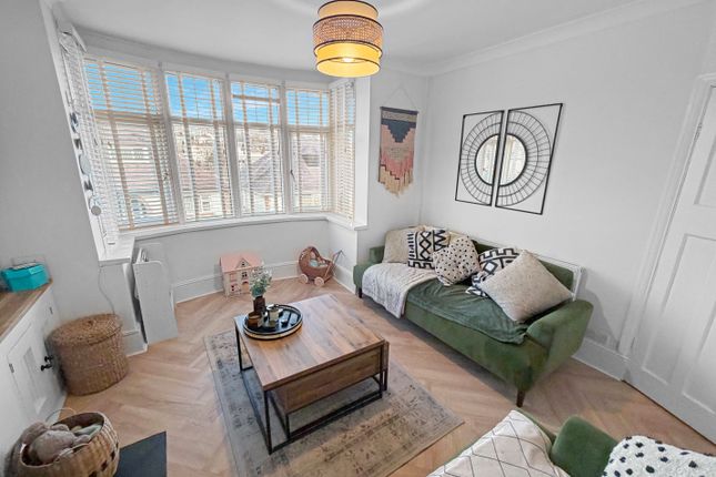 6, Pen Yr Heol Drive, Llanelli photo 4