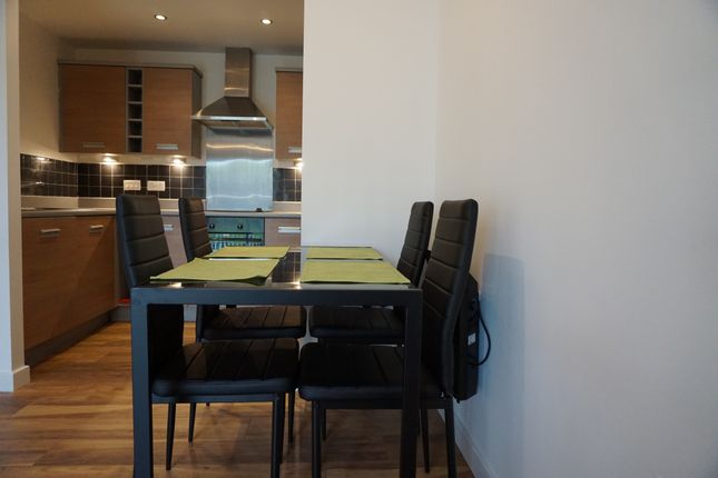 72, Bouverie Court, Leeds photo 3