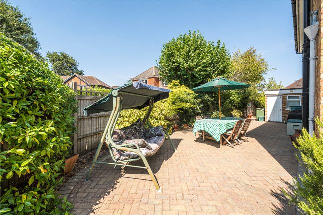 12, Birnam Close, Surrey photo 3