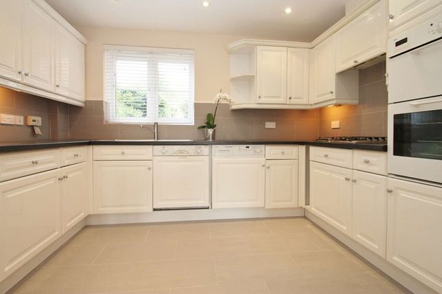 1, Hanover Court, 432 Uxbridge Rd, Hatch End photo 3
