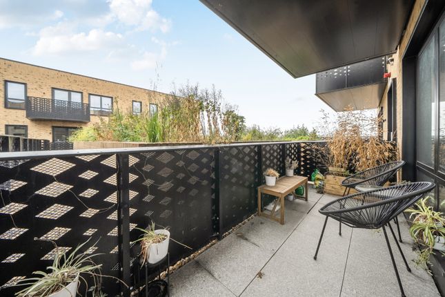 49 Sarsen House,, Middle Road, London photo 4