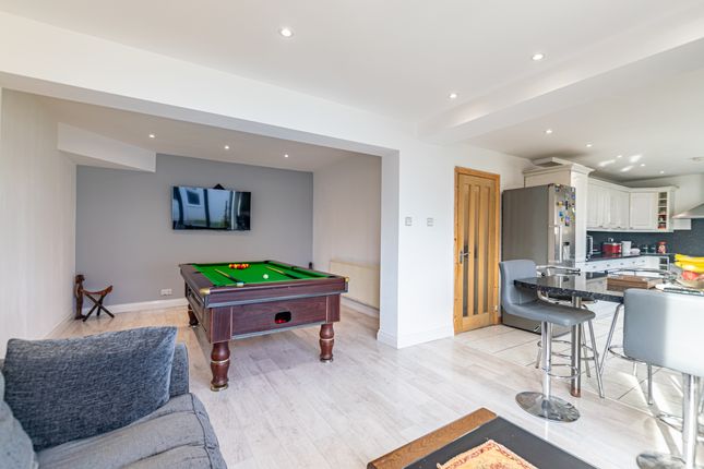 5, Beaumont Avenue, Leeds photo 4