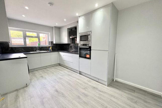 198, Hobart Road, Hayes photo 2