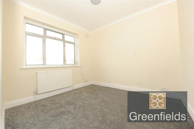 1 Chelston Approach, Ruislip photo 2
