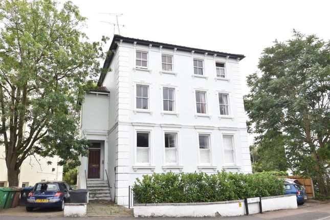 Studio flat on 1, 25, St. James Road, Surbiton, £225,000