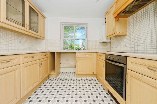4, Highfield House, Queensway, Hemel Hempstead photo 2