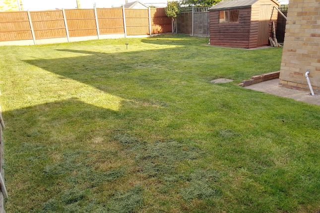 17, Kennedy Close, Gloucester photo 2