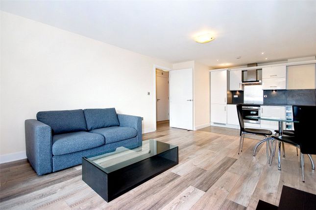 Thumbnail Flat for sale in Wapping Lane, London
