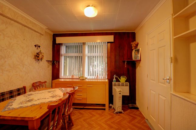 36, Dunsop Drive, Bolton photo 4