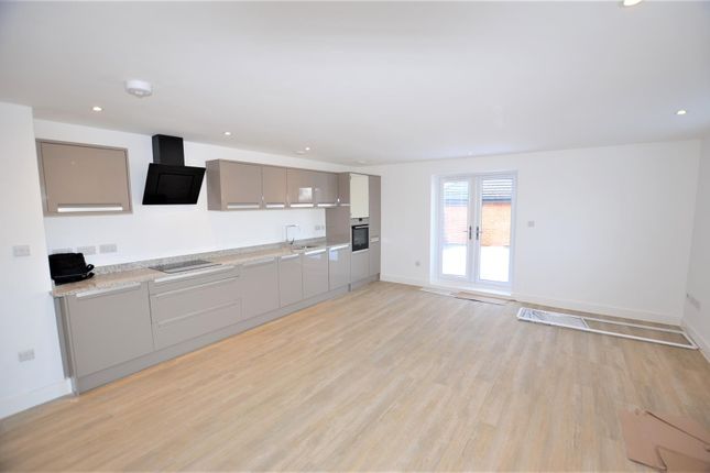 Thumbnail Flat to rent in Elmhurst House, Lonsdale Place, Derby