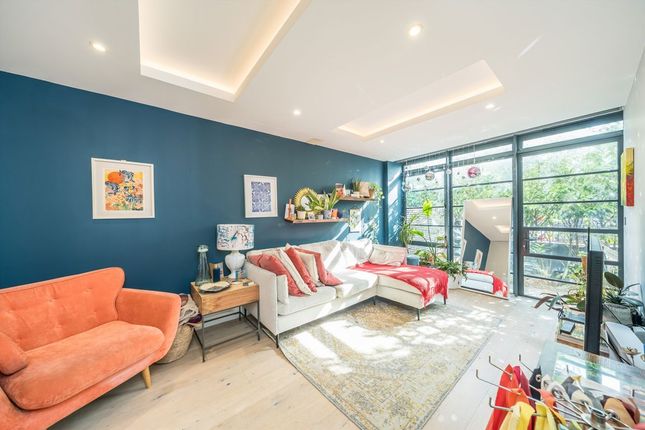 Romeyn Road, London photo 2