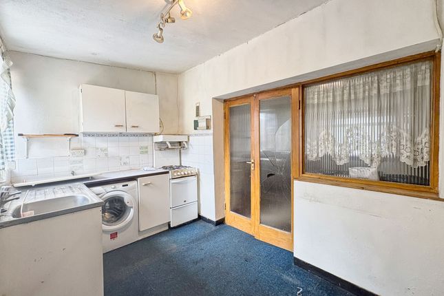 38 Henry Street, Neath photo 5