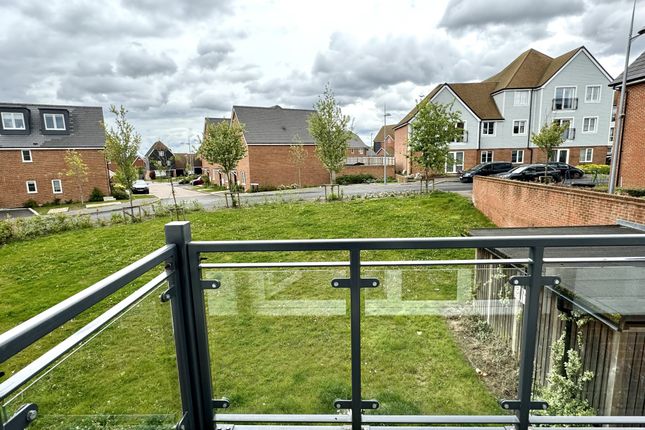 12, HORSHAM photo 4