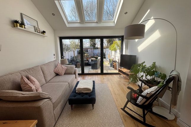 17, Alsop Close, London Colney photo 2