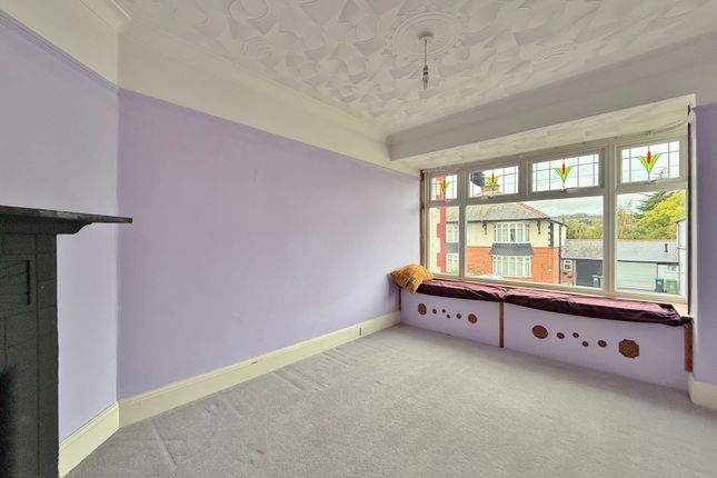Hawthorn Crescent, Portsmouth photo 3