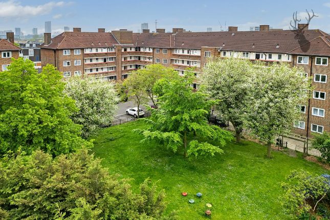 Flat for sale in Ranwell Close, Beale Road, London