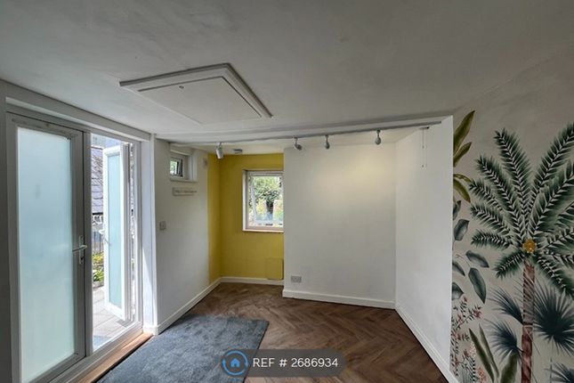 Lounge View Entrance On Left