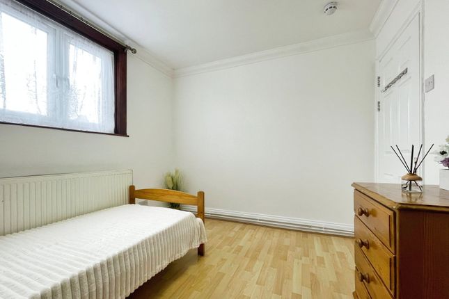57, Ernald Avenue, London photo 3