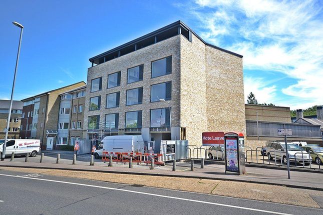 Thumbnail Flat to rent in East Road, Cambridge