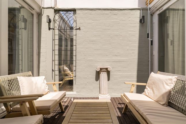 Flat 123, The Colonnades, 34 Porchester Square, London photo 4