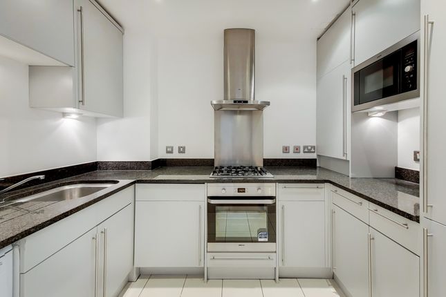 Flat to rent in Guildhouse Street, London