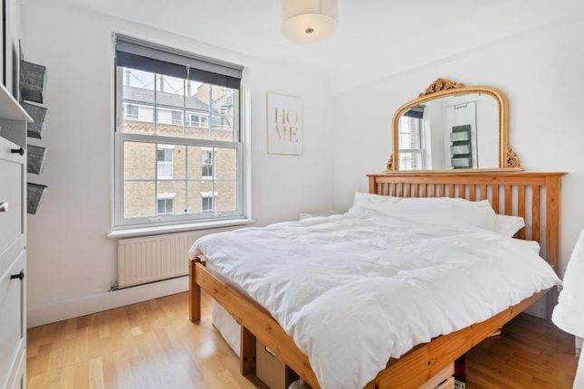 Flat to rent in Vauxhall Street, London