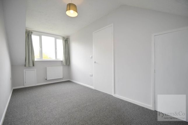 Semi-detached bungalow to rent in Windmill Lane, Norwich