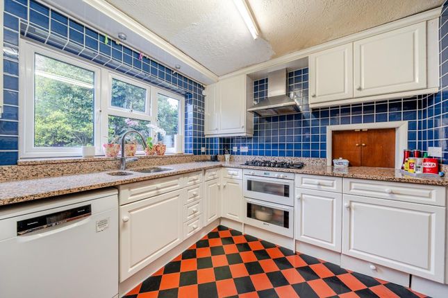 8 PALMERSTON AVENUE, Palmerstone Ave, Slough photo 4