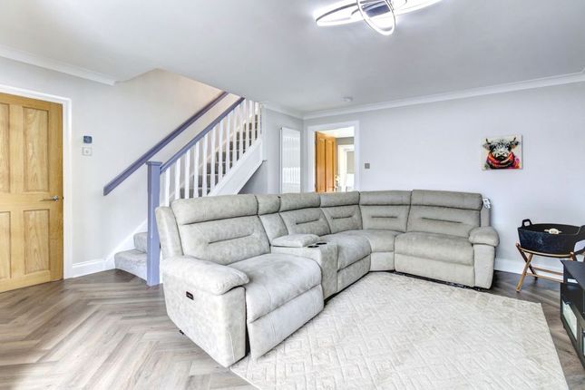 79, Broomhill Crescent, Alexandria photo 4