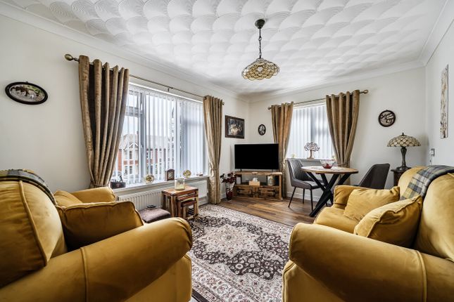 Flat 9, Redwell Court,, Ty-Gwyn Road, Cardiff photo 3