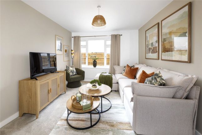 26, Alma Gardens, Camberley photo 3