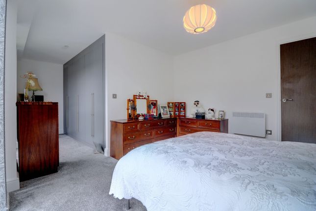 Flat for sale in Wycombe Road, High Wycombe, Buckinghamshire