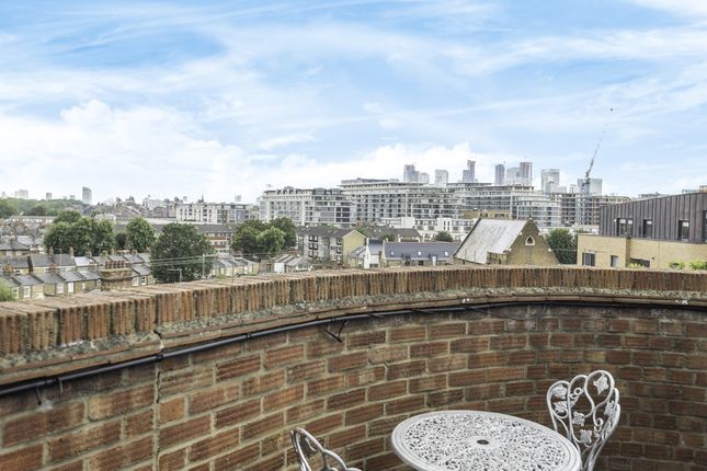 34 The Plaza, 135, Vanbrugh Hill, London photo 4