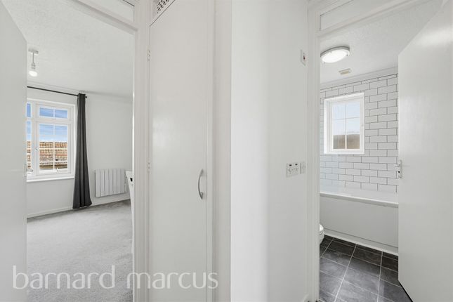 36, Minstrel Gardens, Surbiton photo 4