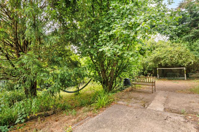 Ruffets Cottage,, Brighton Road, Tadworth photo 4