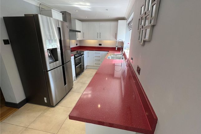 6 Speedwell Close, Bude photo 3
