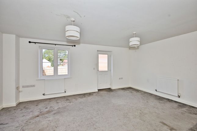 46, Kingfisher Drive, Yeovil photo 4