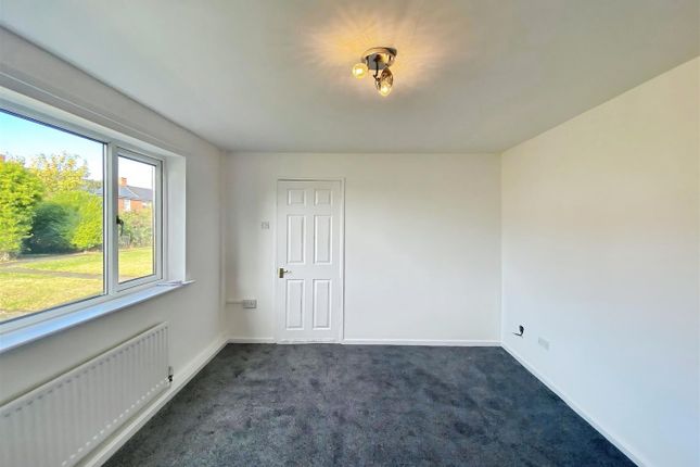 14, Alwyn Close, Houghton Le Spring photo 2