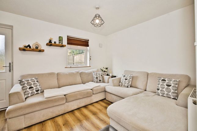 8, Barnard Court, Wells photo 3